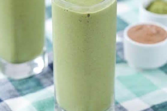 Batido Potente de Almendra, Matcha y Superalimentos